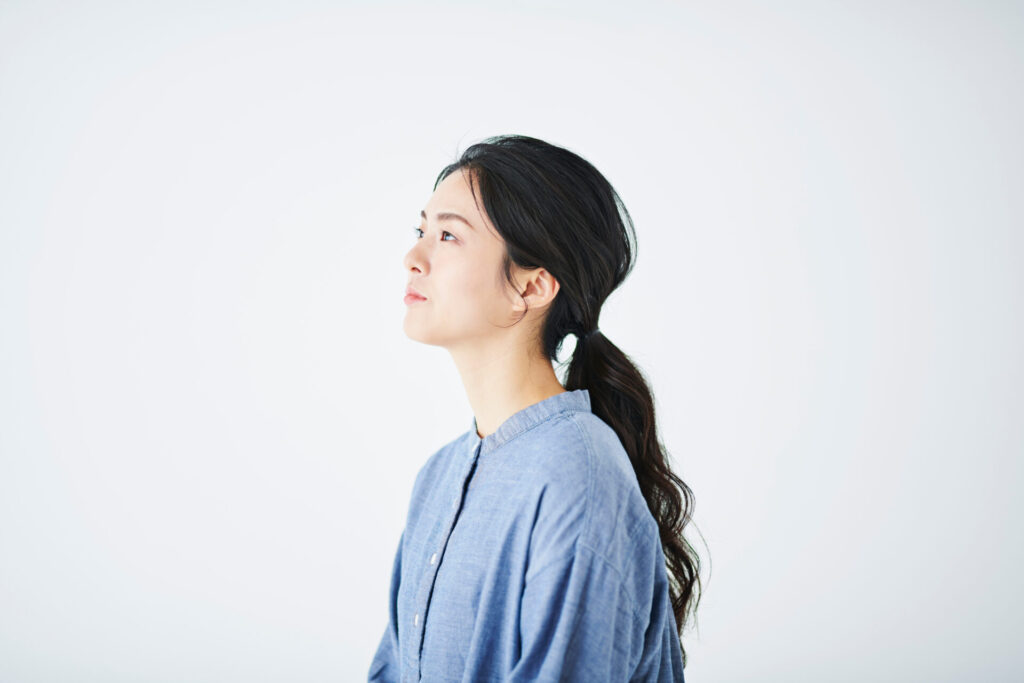 前向きになる女性